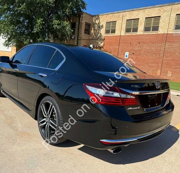 2016 Honda Accord Touring V6 – Power, Luxury & Value Delivered!