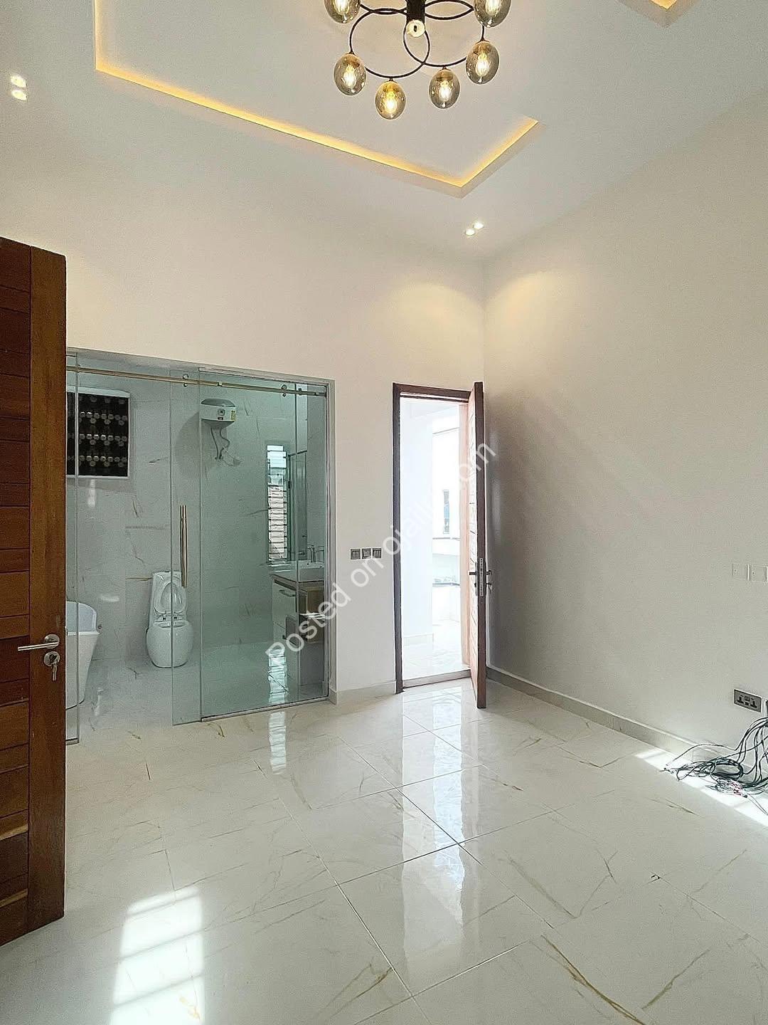 Rent Your Agungi Dream Home: 4BR + BQ, Pure Water.