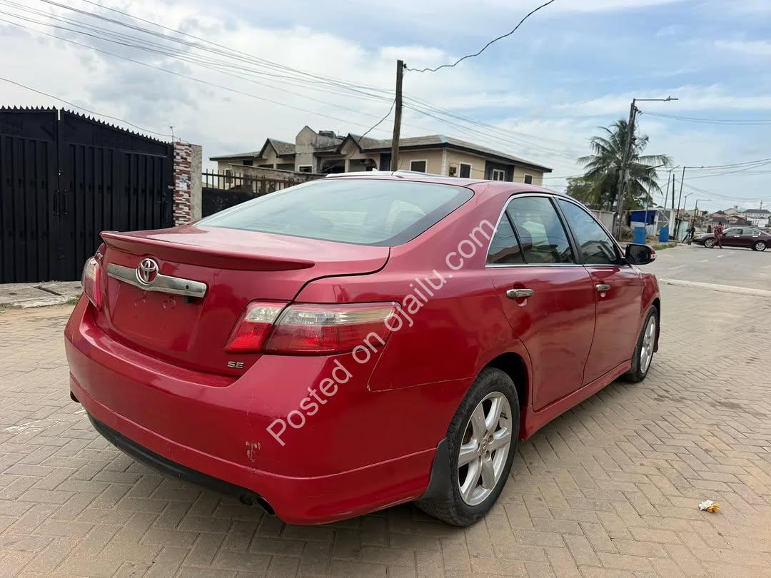2007 Camry SE: Smooth Luxury, Open Roof, N6.7M Lagos