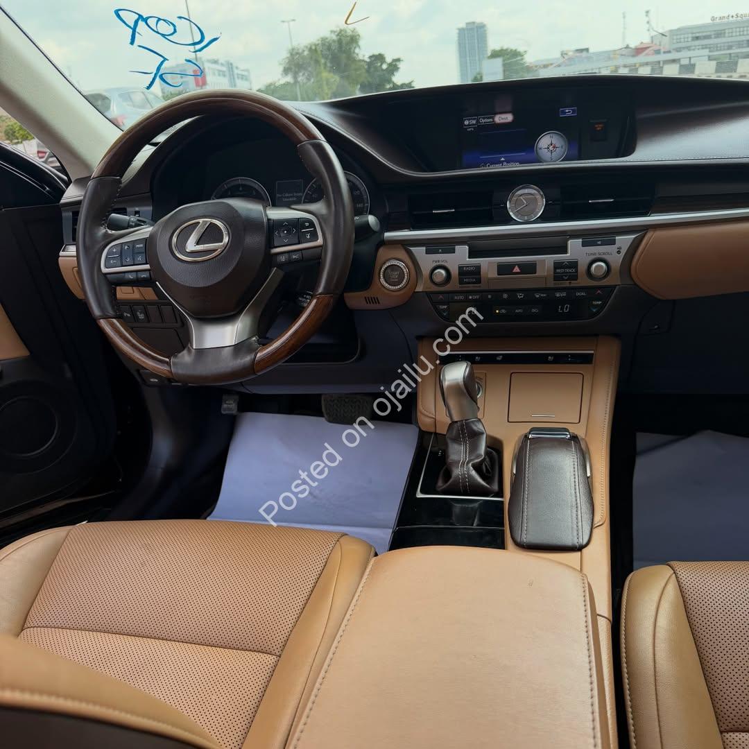 Lexus ES350 2016: Duty Paid, Pano Roof, Pristine