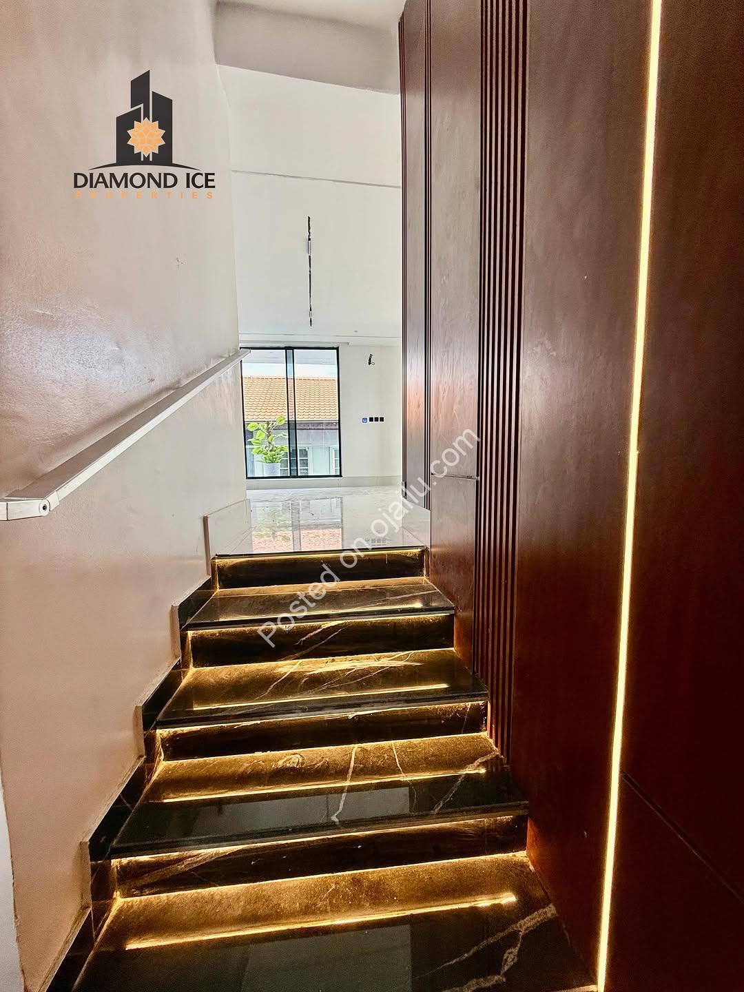 Elite Smart Home: 5-Bed VGC Duplex with Cinema & Pool