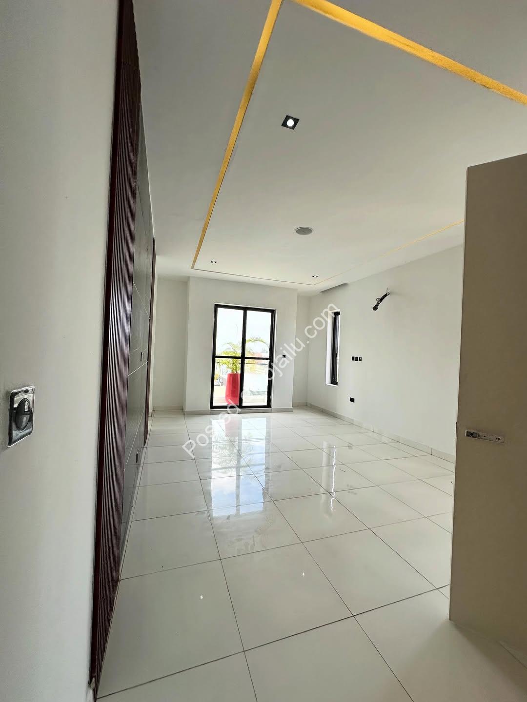 Brand new 4BR Duplex with Pool in Orichid