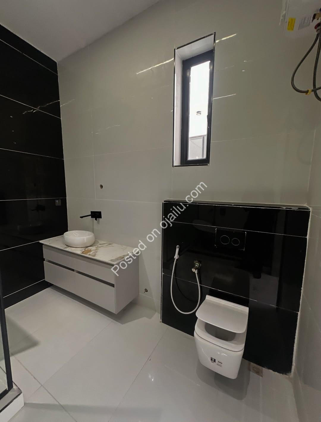 Ajah Showstopper: 5-Bed Pool & Gym Haven