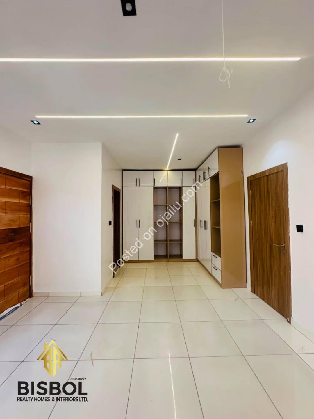 Move-In Ready: 4BR Semi-Detached Duplex with Ensuites