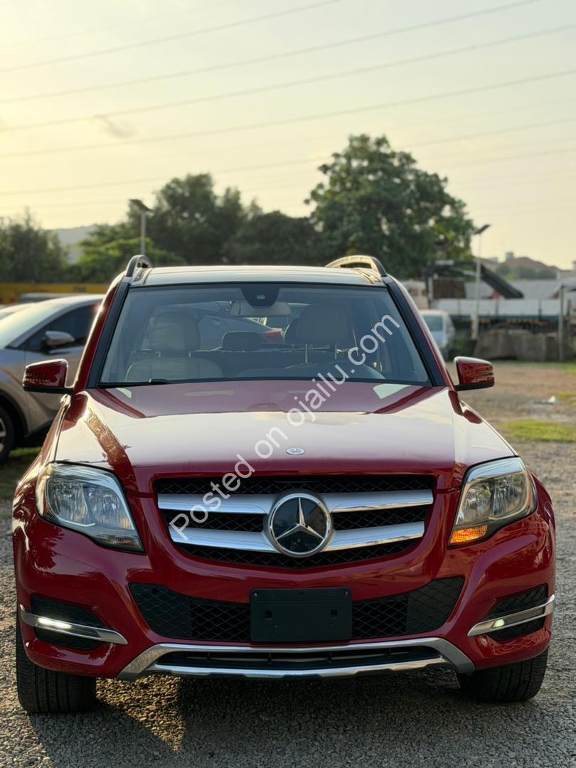 2015 GLK350: Panoramic Roof, Reverse Cam, 17M Naira