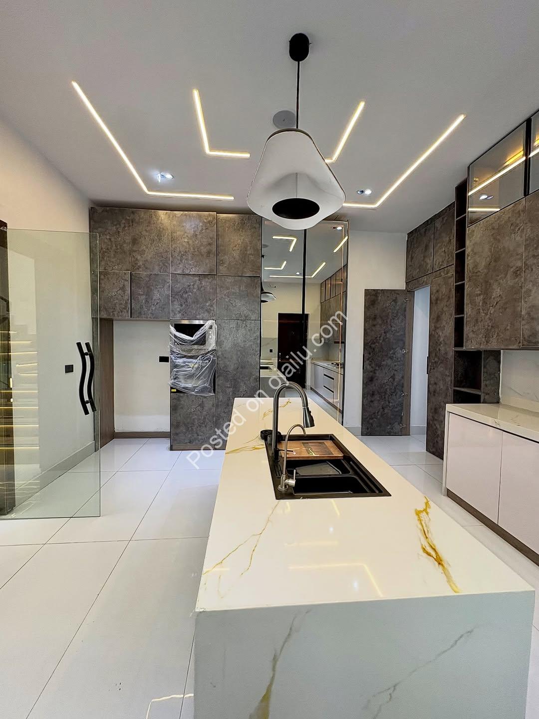 5 Bed Ensuite Duplex with Pool in Ajah – ₦300M