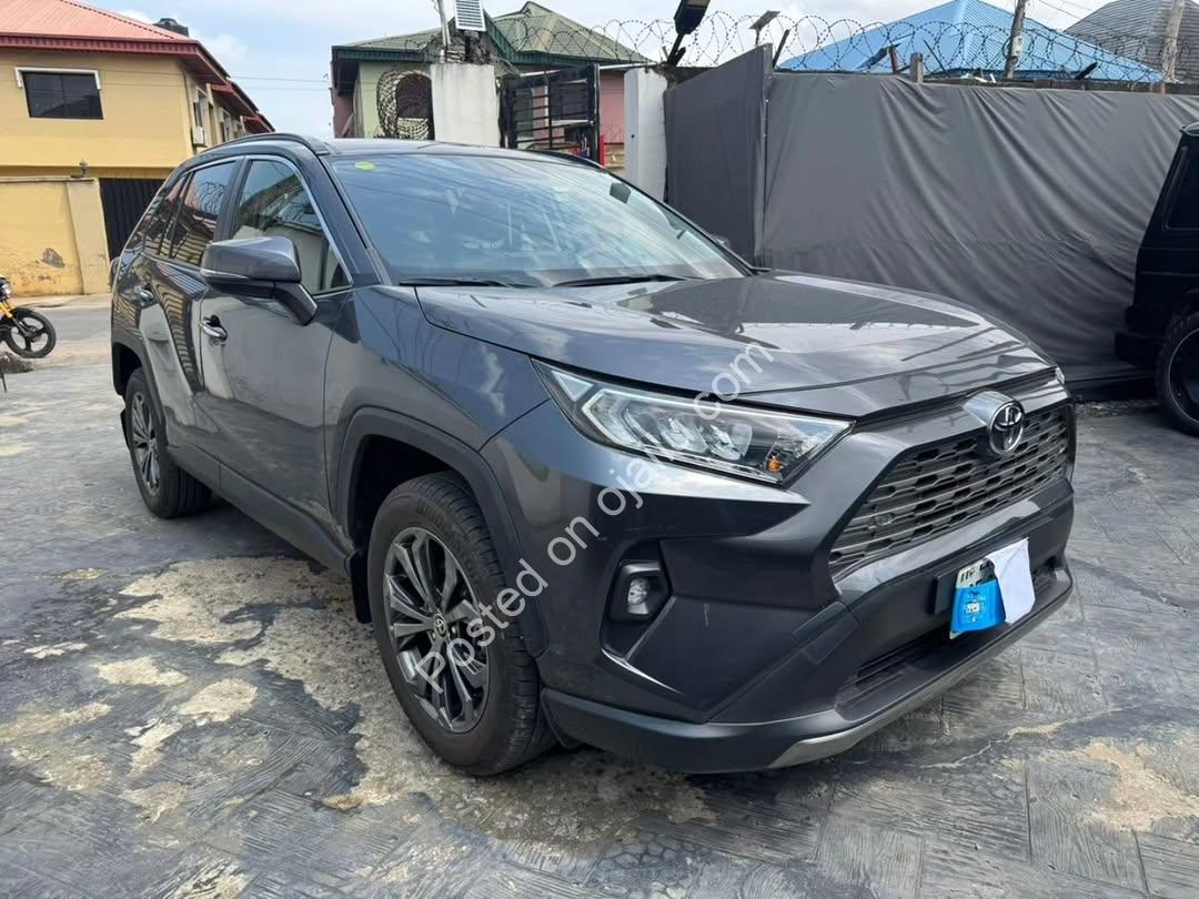 FULL TOYOTA RAV4 2025 – TOKUNBO & MINT CONDITION!
