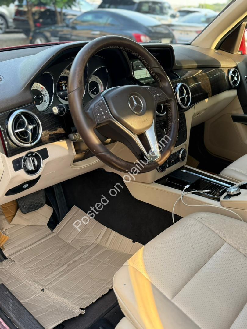 2015 GLK350: Panoramic Roof, Reverse Cam, 17M Naira