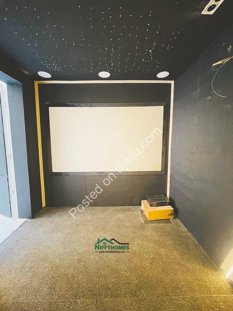 4BR Duplex with Cinema & Pool in Ajah