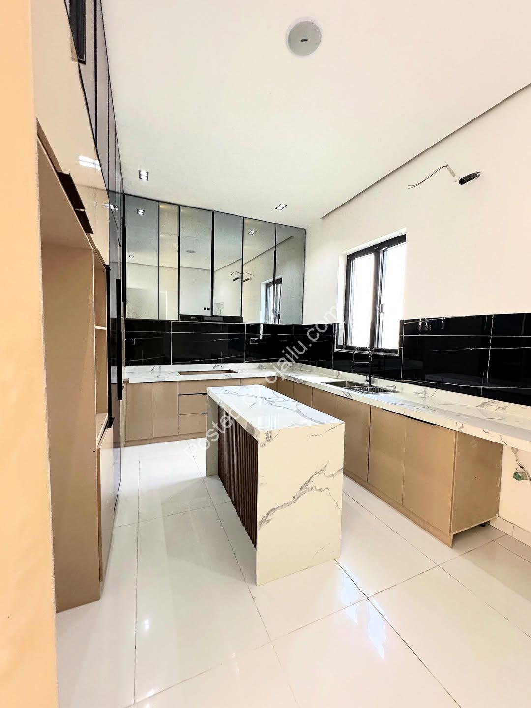 Brand new 4BR Duplex with Pool in Orichid