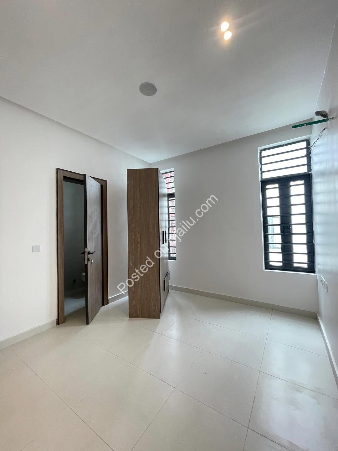 2-Bed Lekki Gem: Prime Location, Premium Finishes