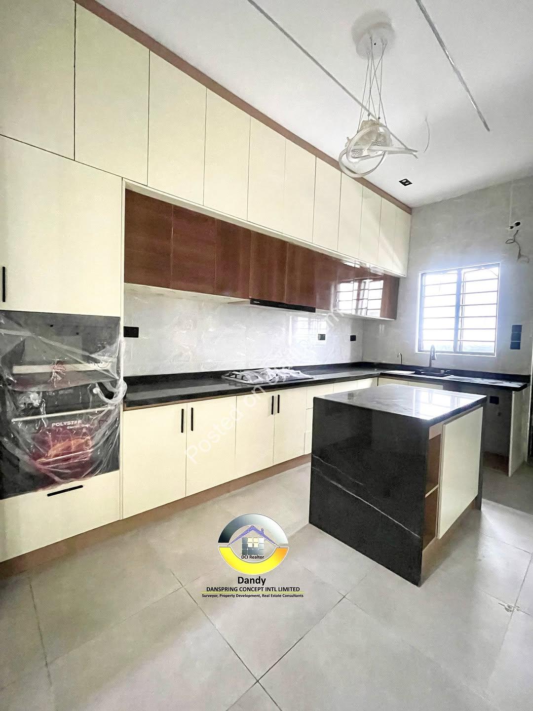 Elevate Your Life: 5-Bed Smart Home with Jacuzzi & BQ