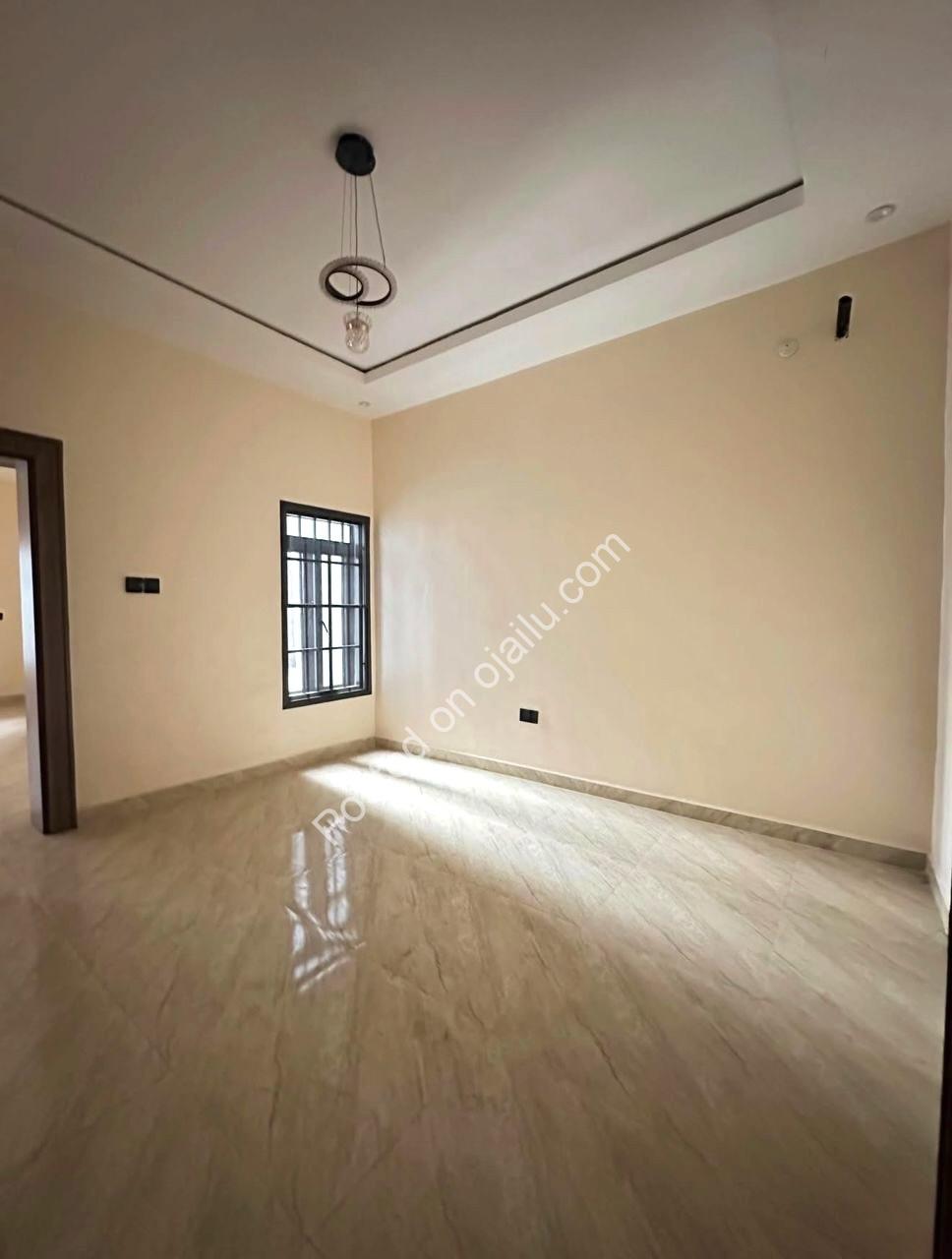 Spacious 4-Bed Duplex with BQ in Mabushi