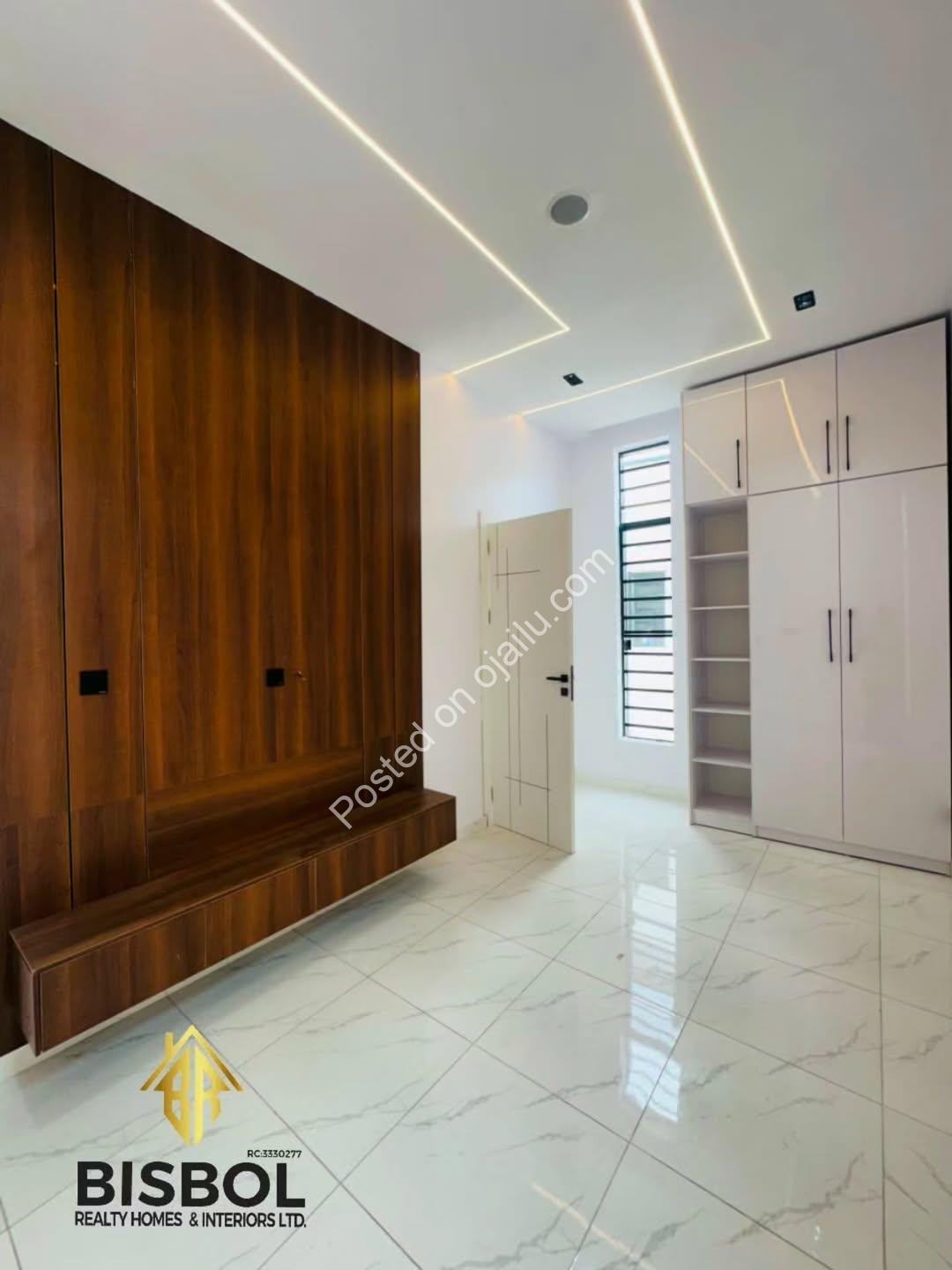 Move-In Ready: 5BR Duplex with Smart Finishes