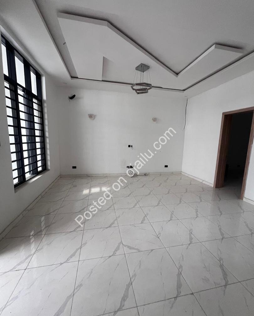 4 en-suite bedrooms, Ikota elegance
