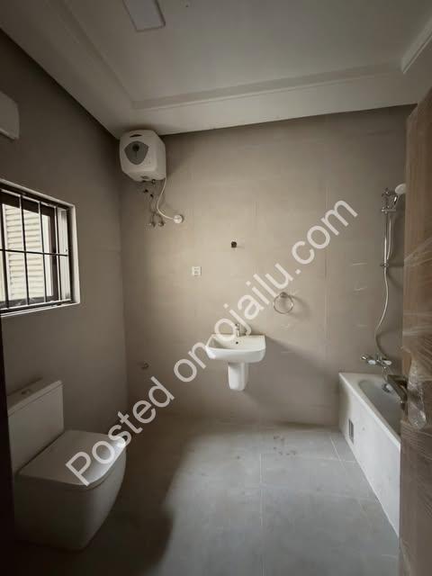 En-suite 4BR Terrace in Prime Guzape | 700M