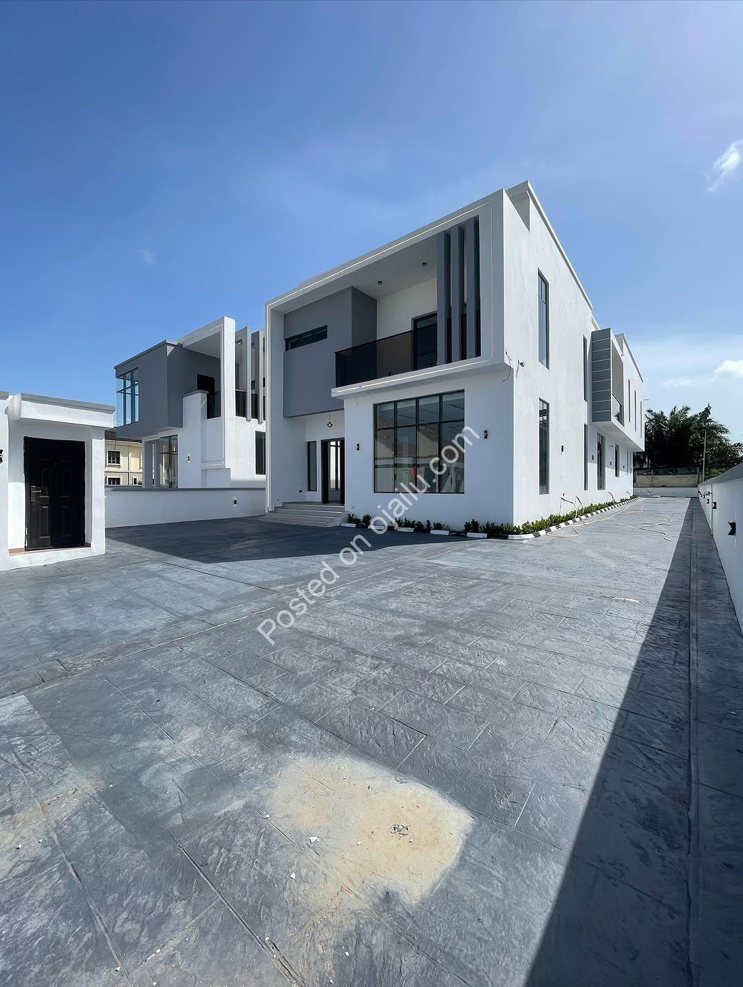 Your Private Oasis Awaits in Royal Garden
