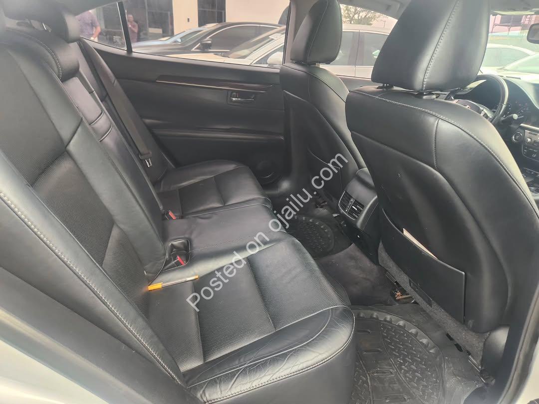 2013 Lexus ES350 – Elegance Meets Value