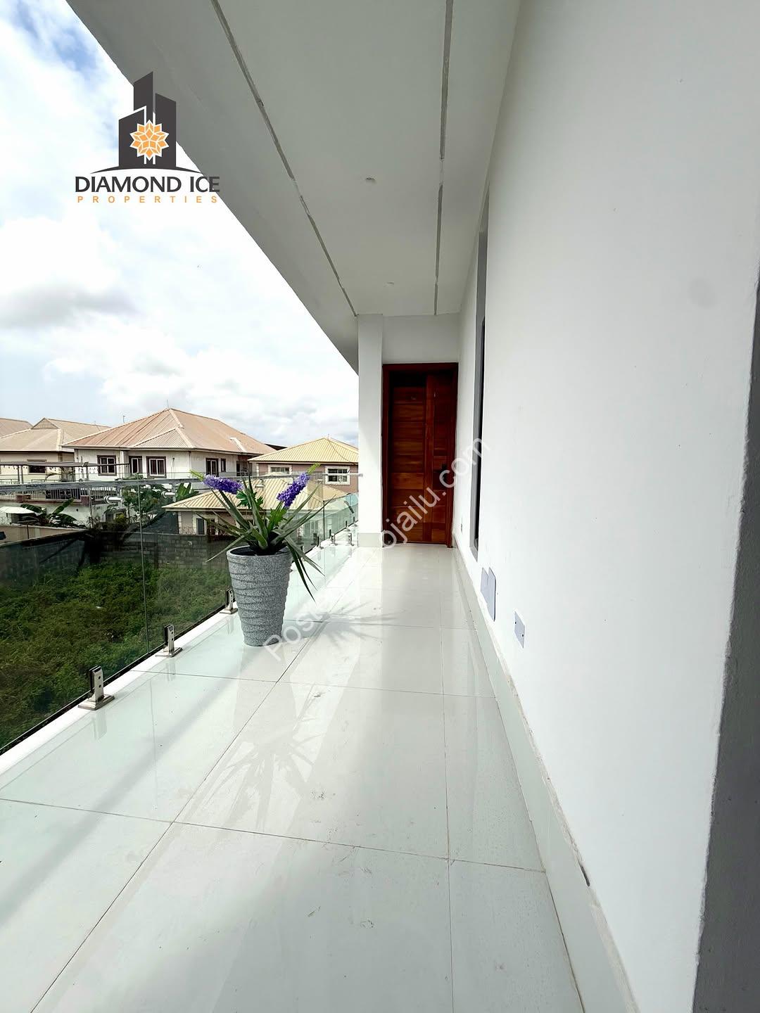 Elite Smart Home: 5-Bed VGC Duplex with Cinema & Pool