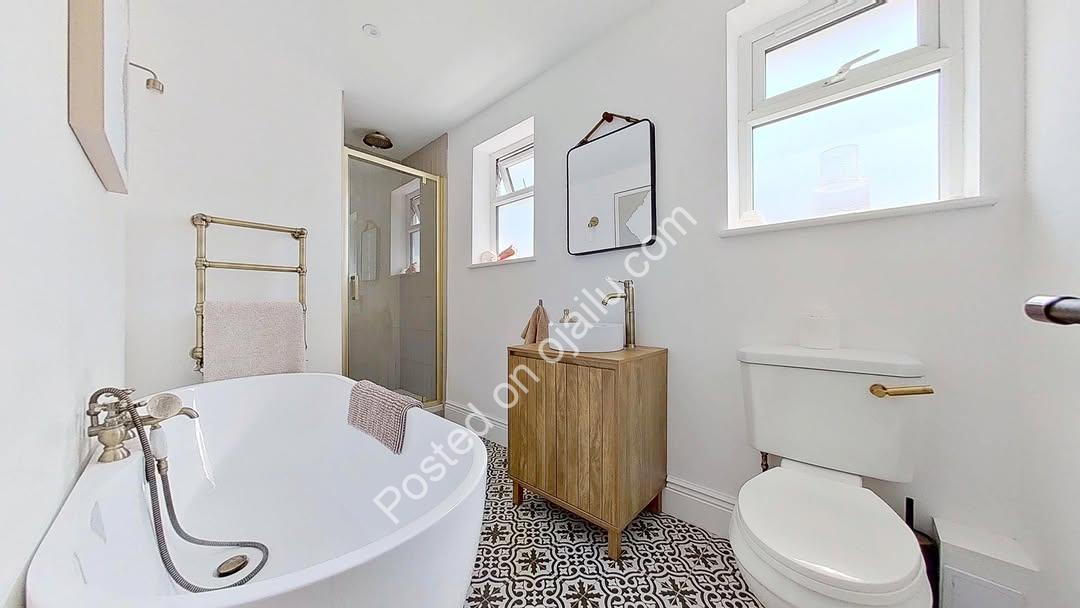 Westerly Luxury Family Home: 4 Beds