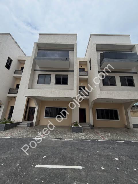 En-suite 4BR Terrace in Prime Guzape | 700M