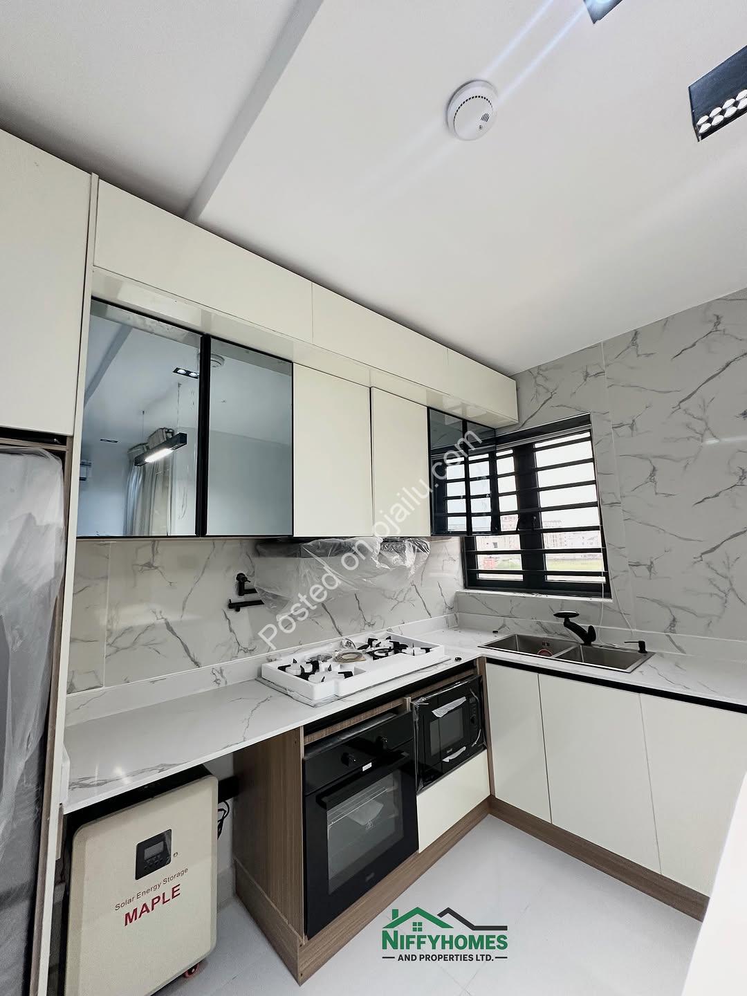 Modern 1-Bed Lekki Phase 1: Pool & Gym Included