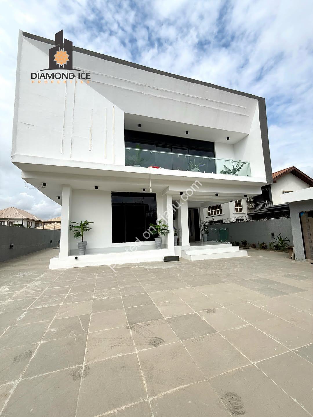 VGC Smart Home: 5-Bed Estate with Cinema & Pool