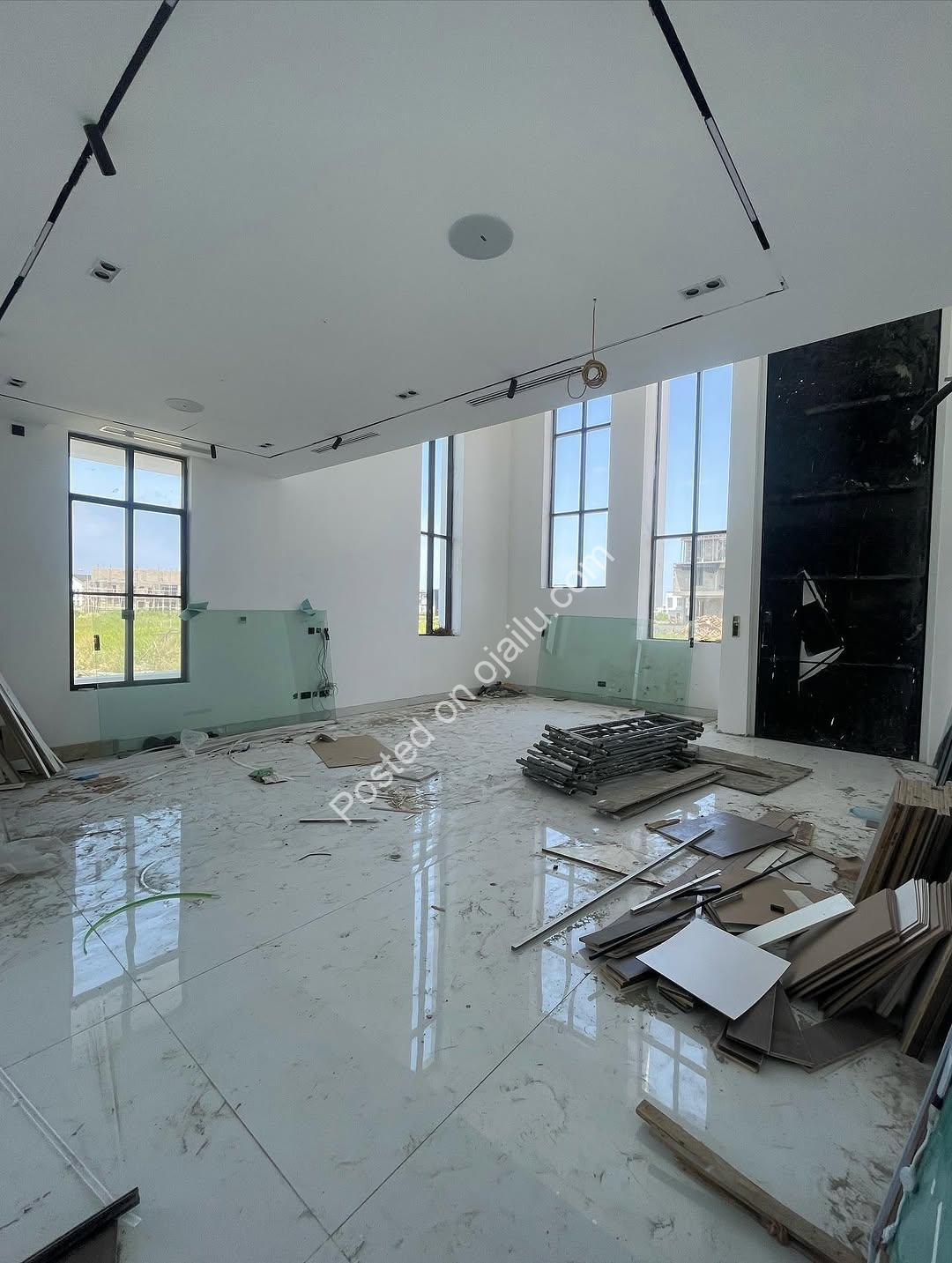 Elevator, Cinema & Pool in Lekki’s Finest