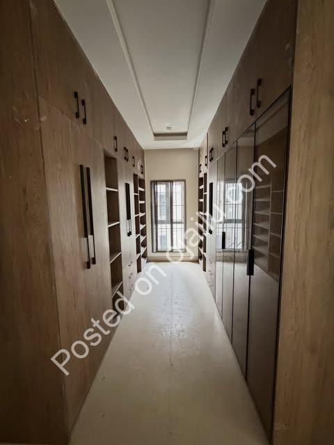 En-suite 4BR Terrace in Prime Guzape | 700M