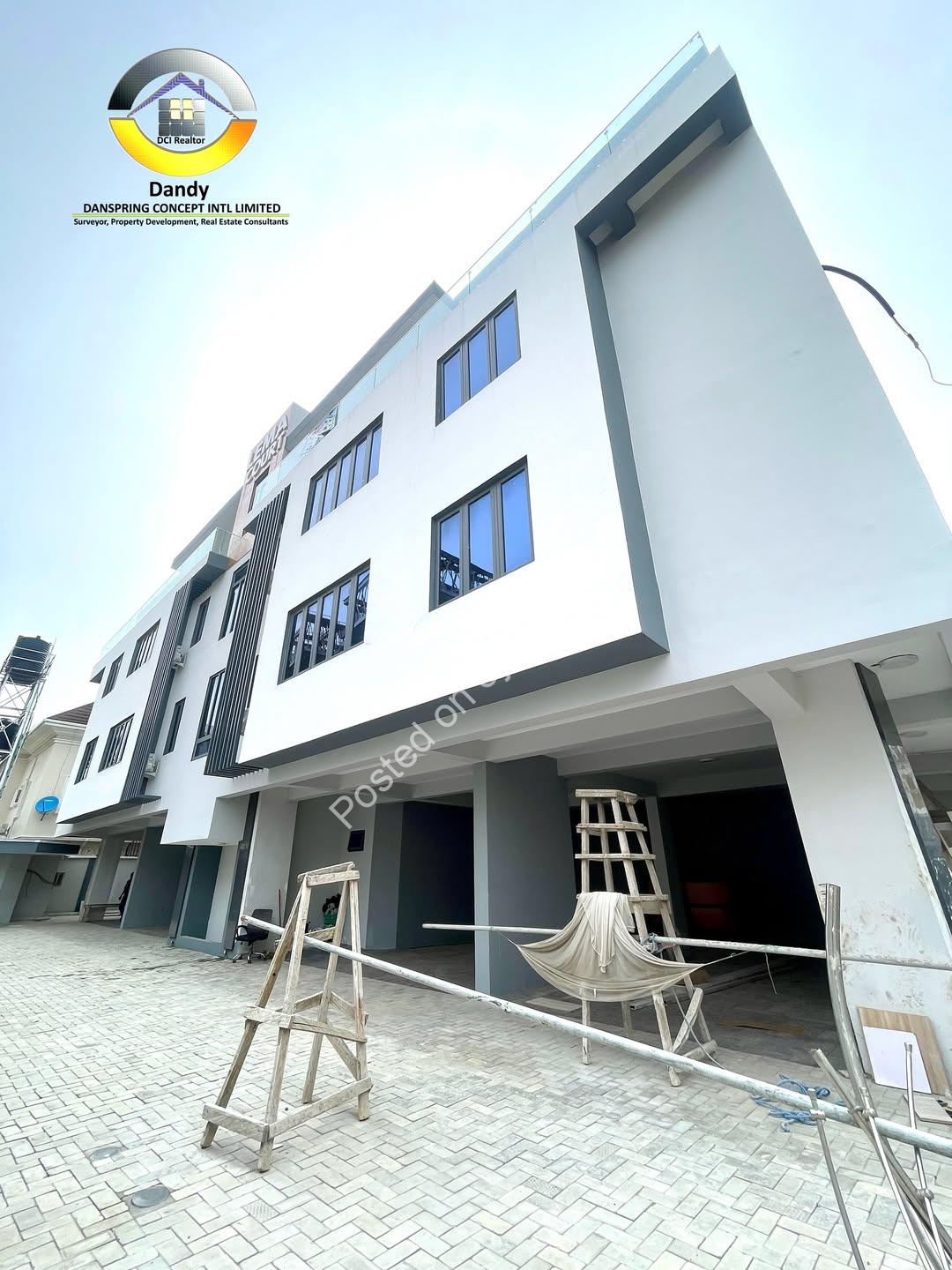 Ensuite Elegance: 3BR + Elevator in Lekki Phase 1