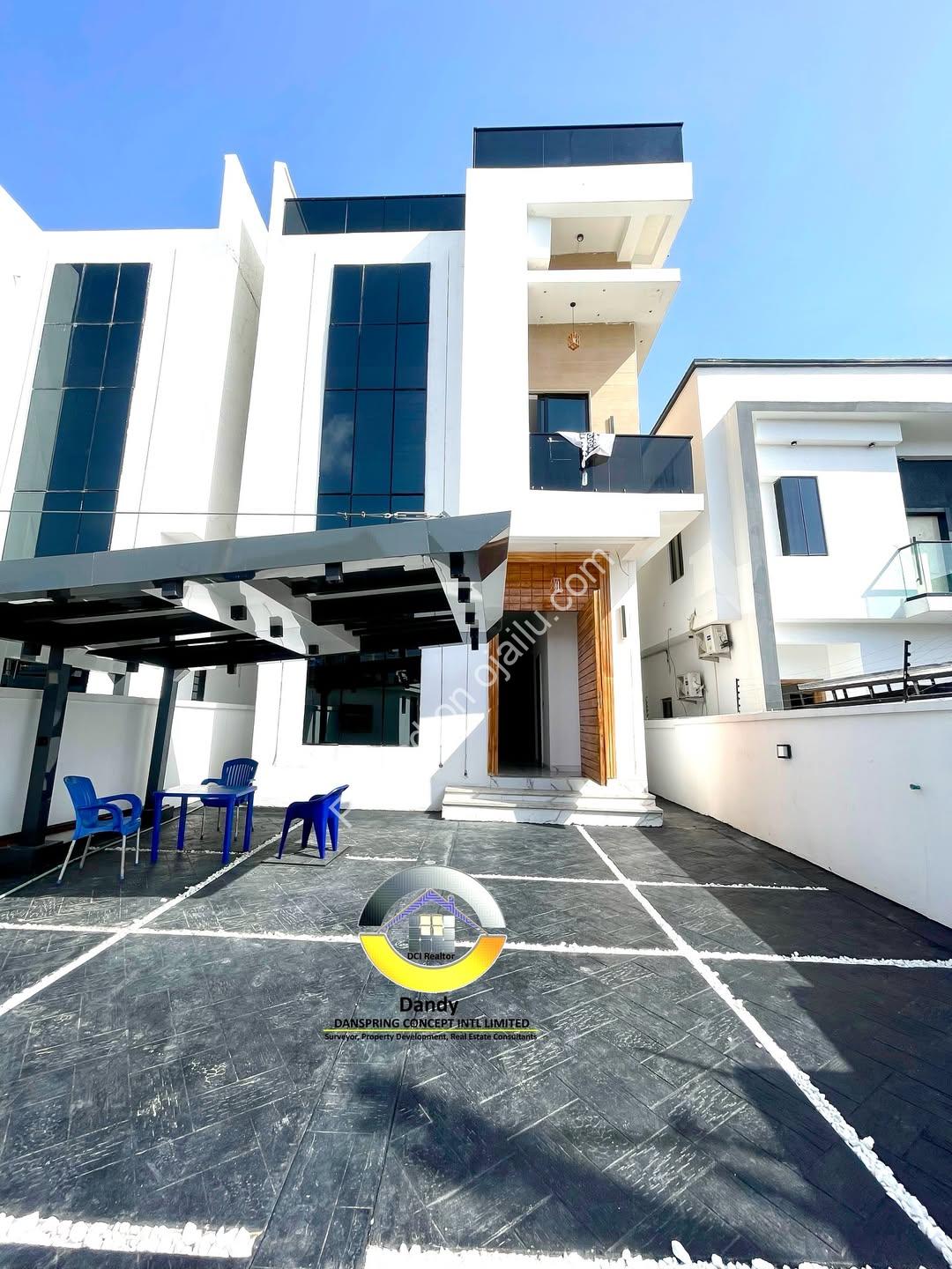 Suspended Pool & Cinema: 5-Bed Duplex in Lekki