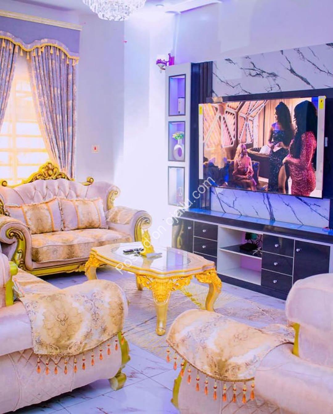 Orchid Perfection: 4-Bed En-Suite Duplex for Sale