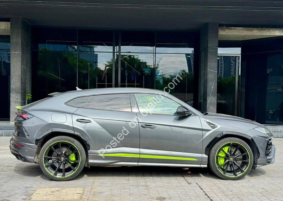 2020 Lamborghini Urus: Luxury Unleashed with Alcantara & B&O Sound