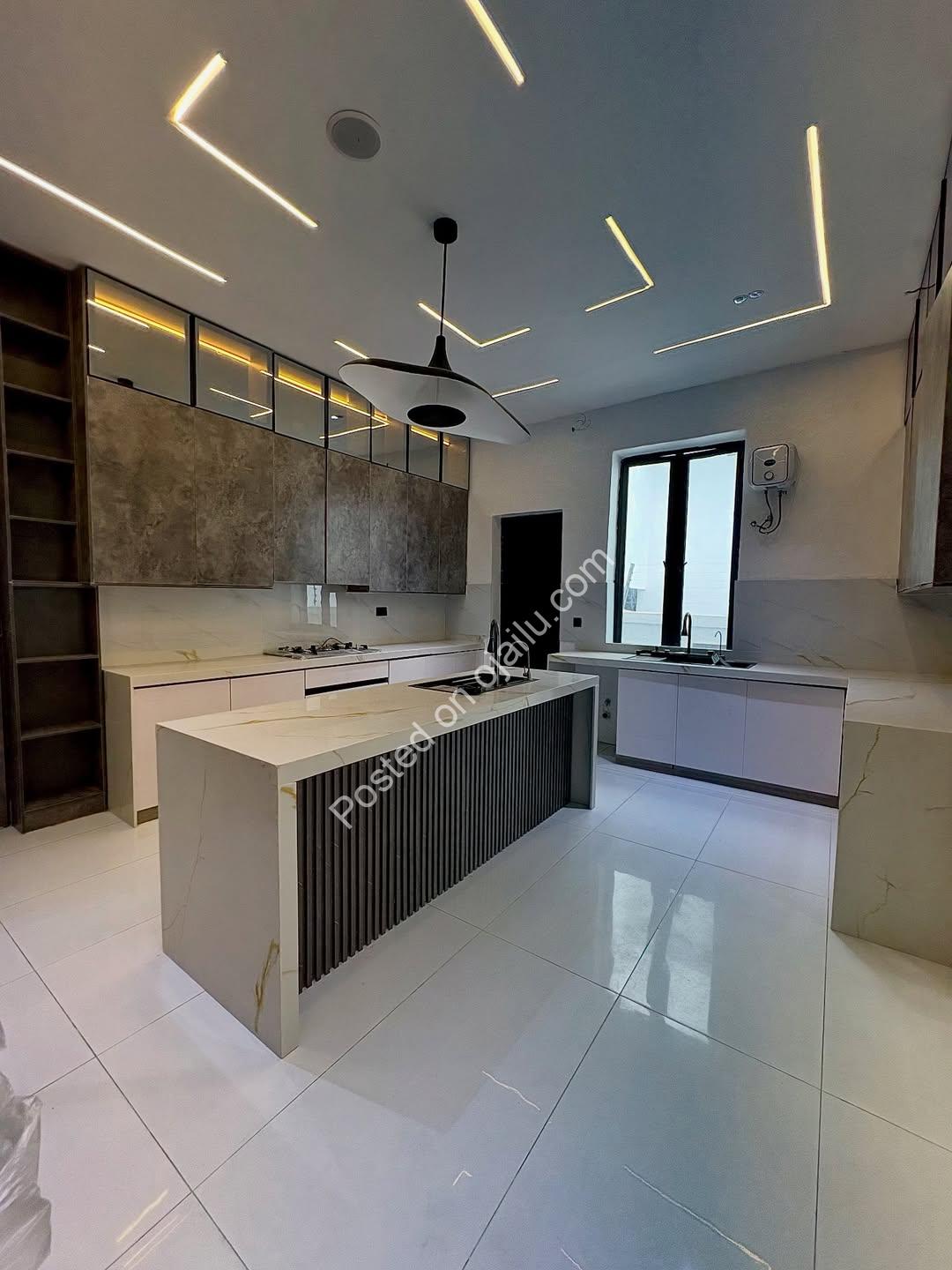 5 Bed Ensuite Duplex with Pool in Ajah – ₦300M