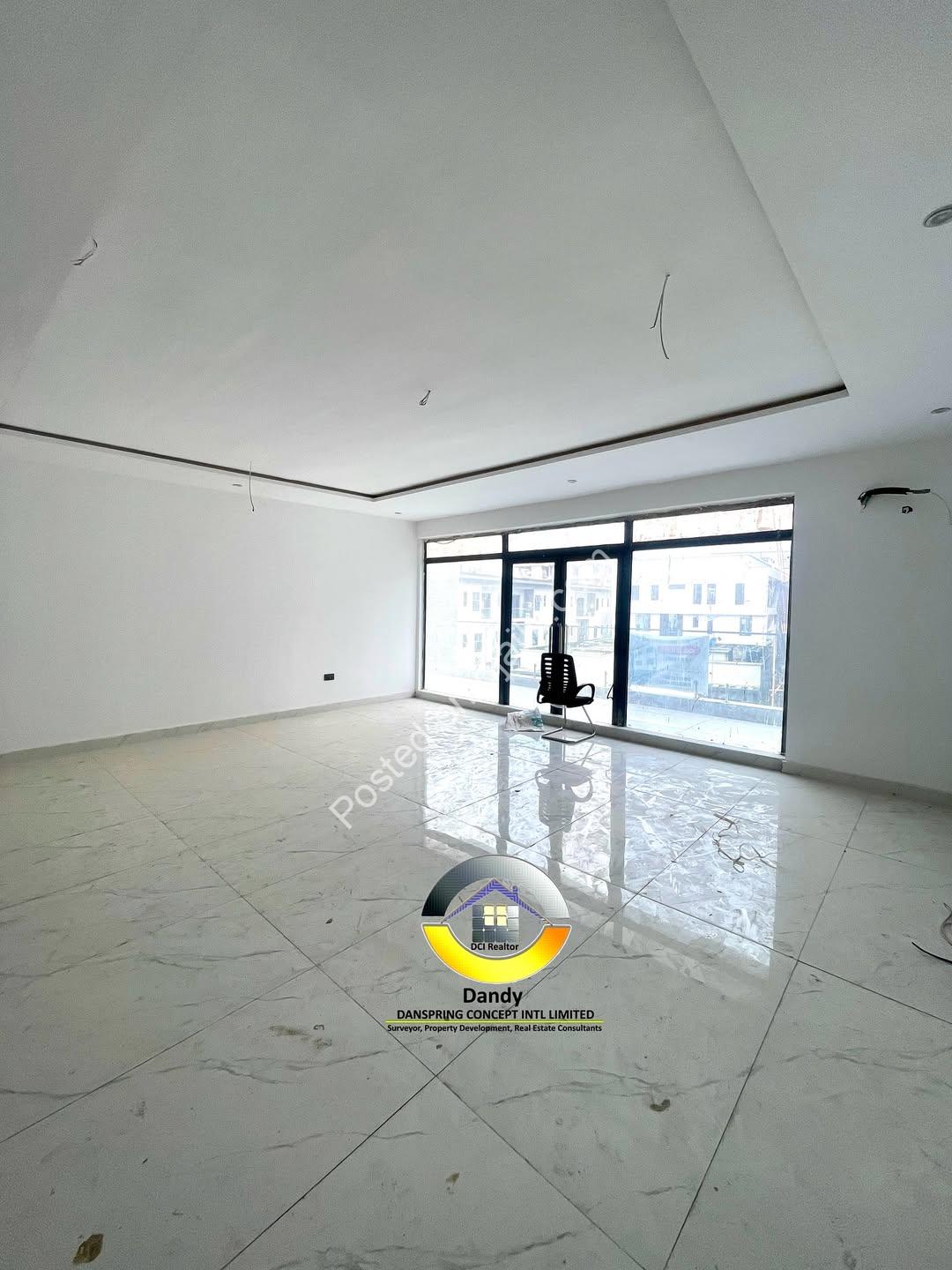 Ensuite Elegance: 3BR + Elevator in Lekki Phase 1