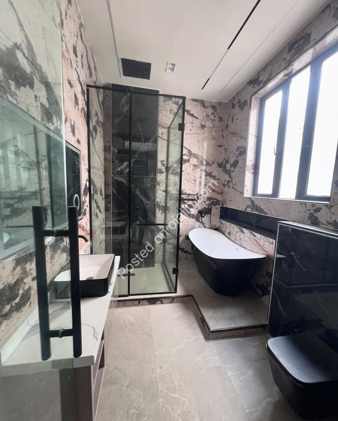 Orchid Lekki: 5-Bed Duplex with Pool, 530M