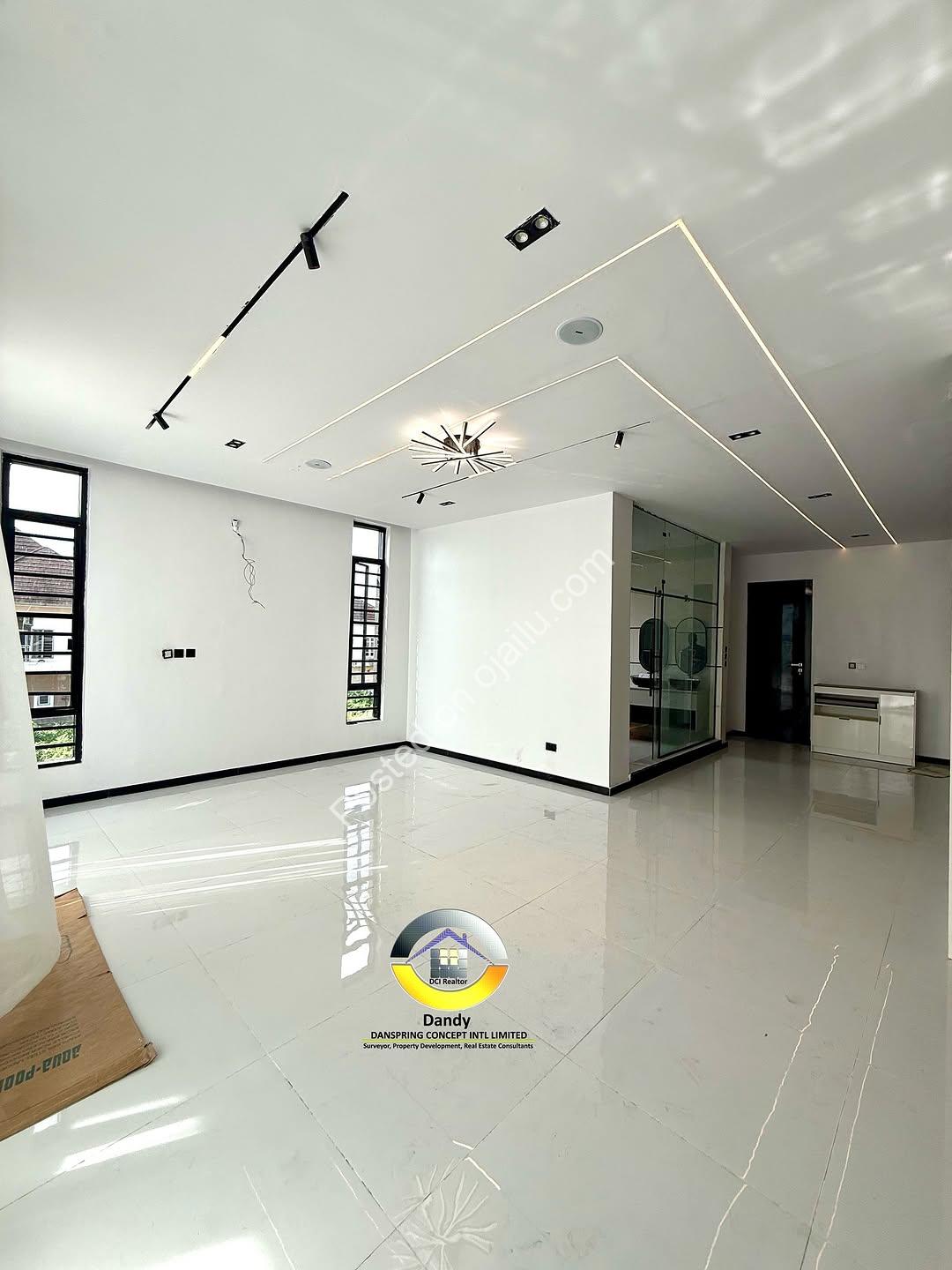 Dive into Resort-Style Living: 5BR Duplex with Pool & Gym