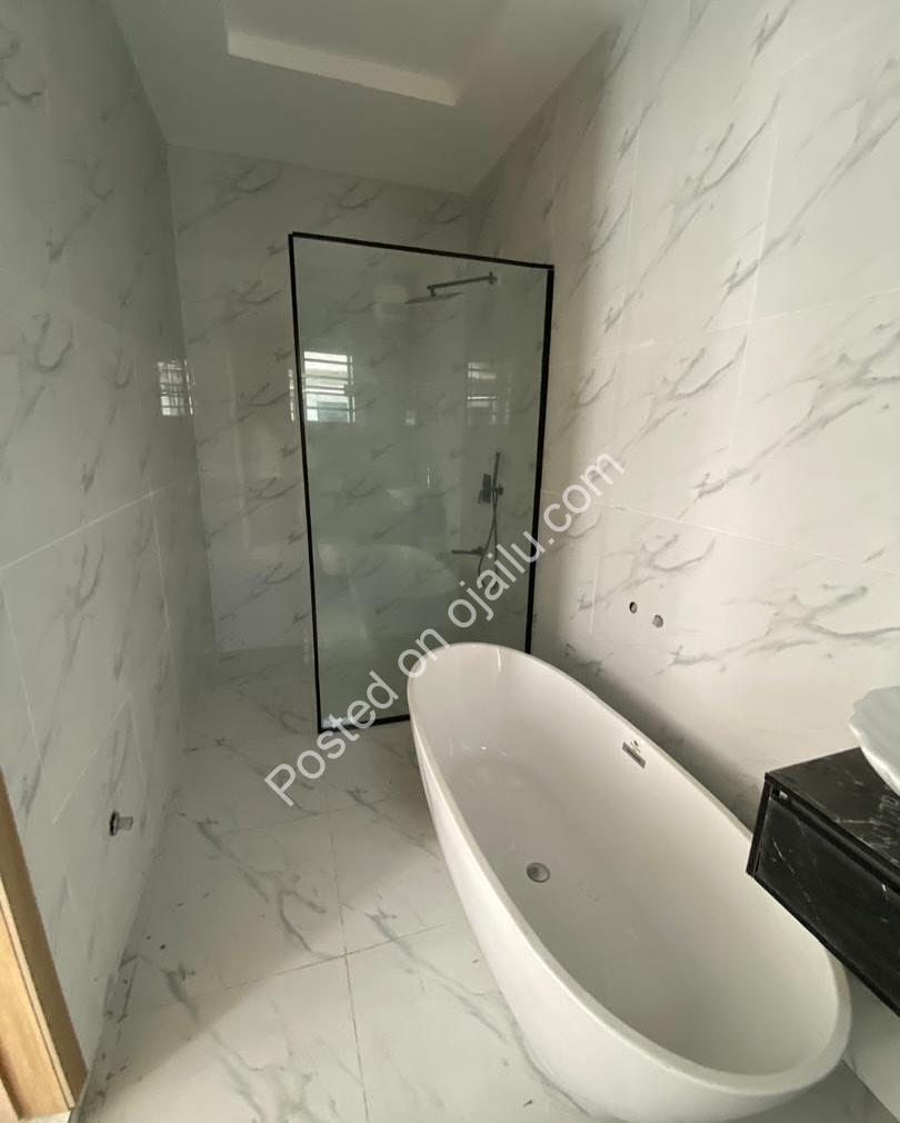 Your Sophisticated Orchid Retreat: 4-Bed Semi-Detached Duplex
