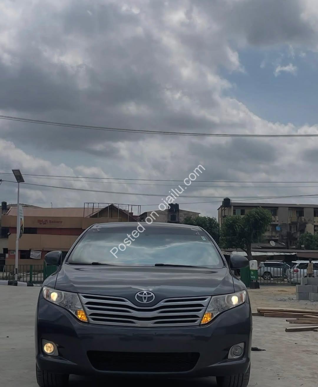 2012 Toyota Venza XLE: Rare Panoramic Sunroof & Loaded!