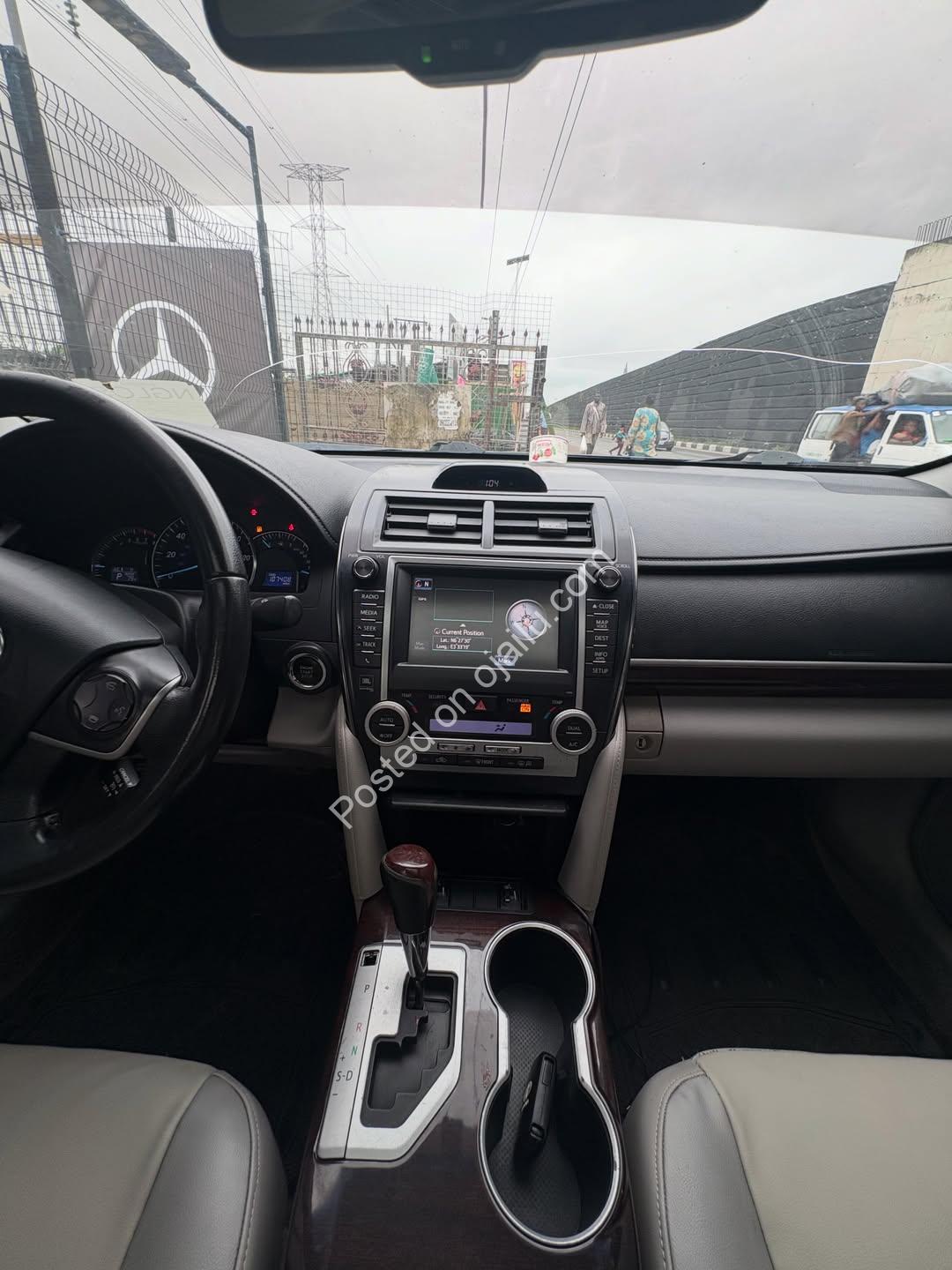2012 Camry XLE V6: Premium Leather & Sunroof, ₦10M
