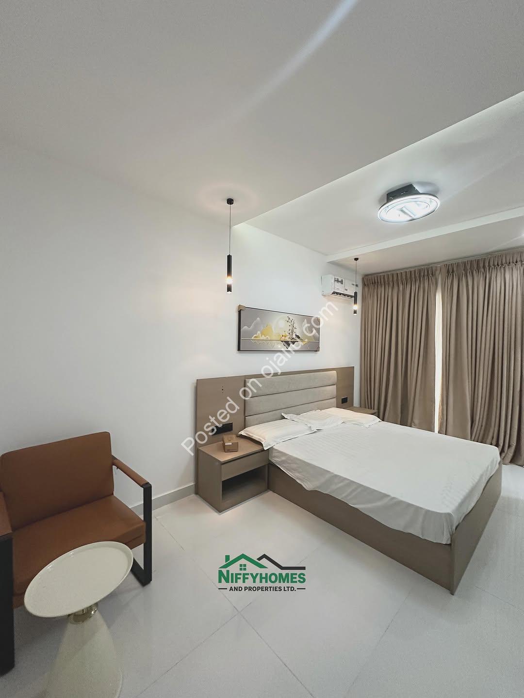 Modern 1-Bed Lekki Phase 1: Pool & Gym Included