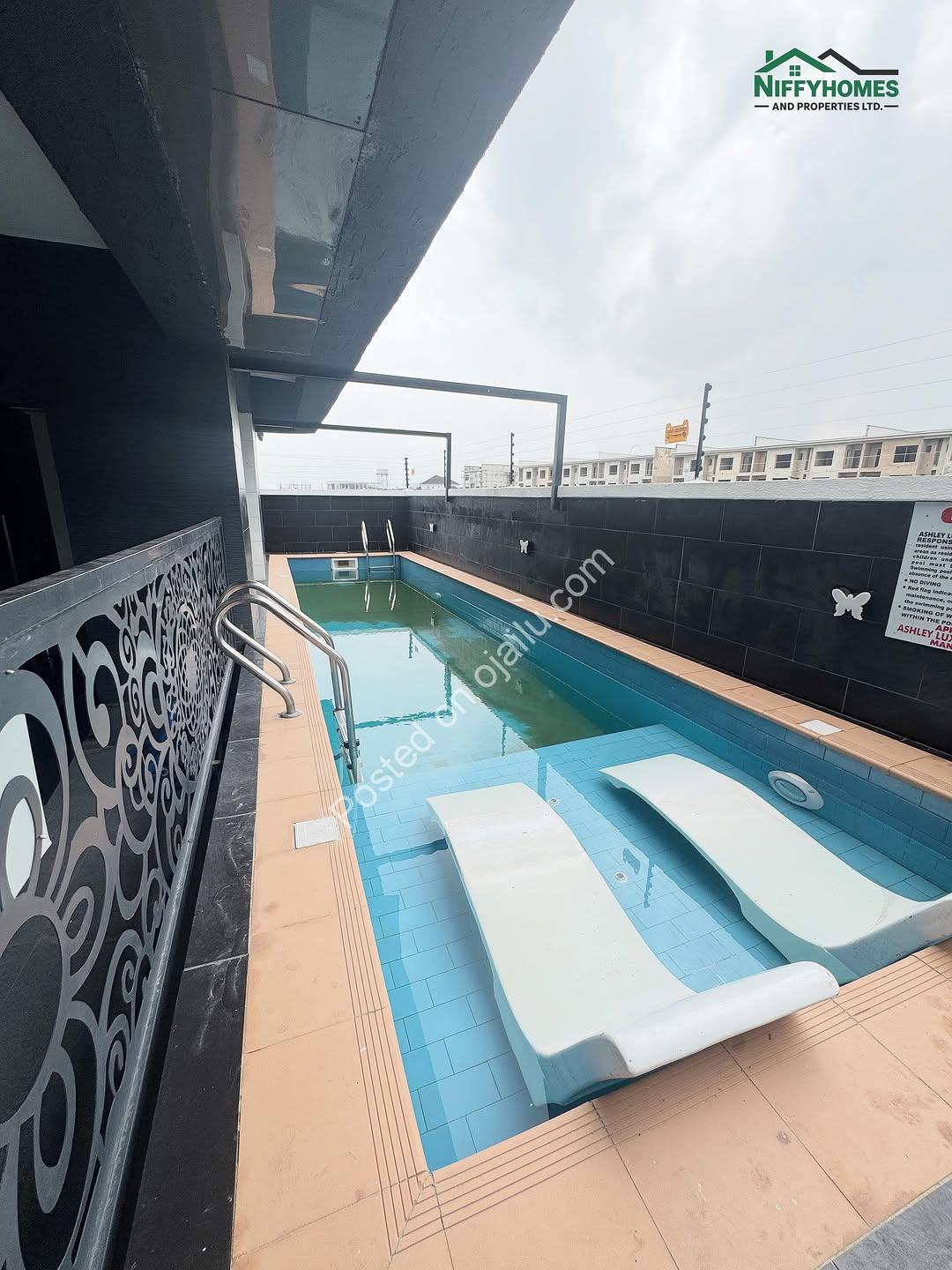 Modern 1-Bed Lekki Phase 1: Pool & Gym Included