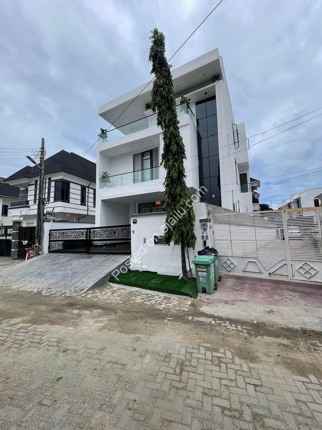 Modern Ikota Masterpiece: 5BR Fully Detached Duplex with Cinema
