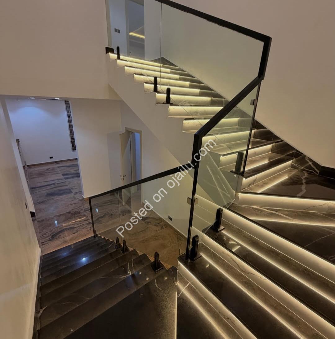 Smart 5-Bed Duplex + 2-Bed BQ on 800sqm