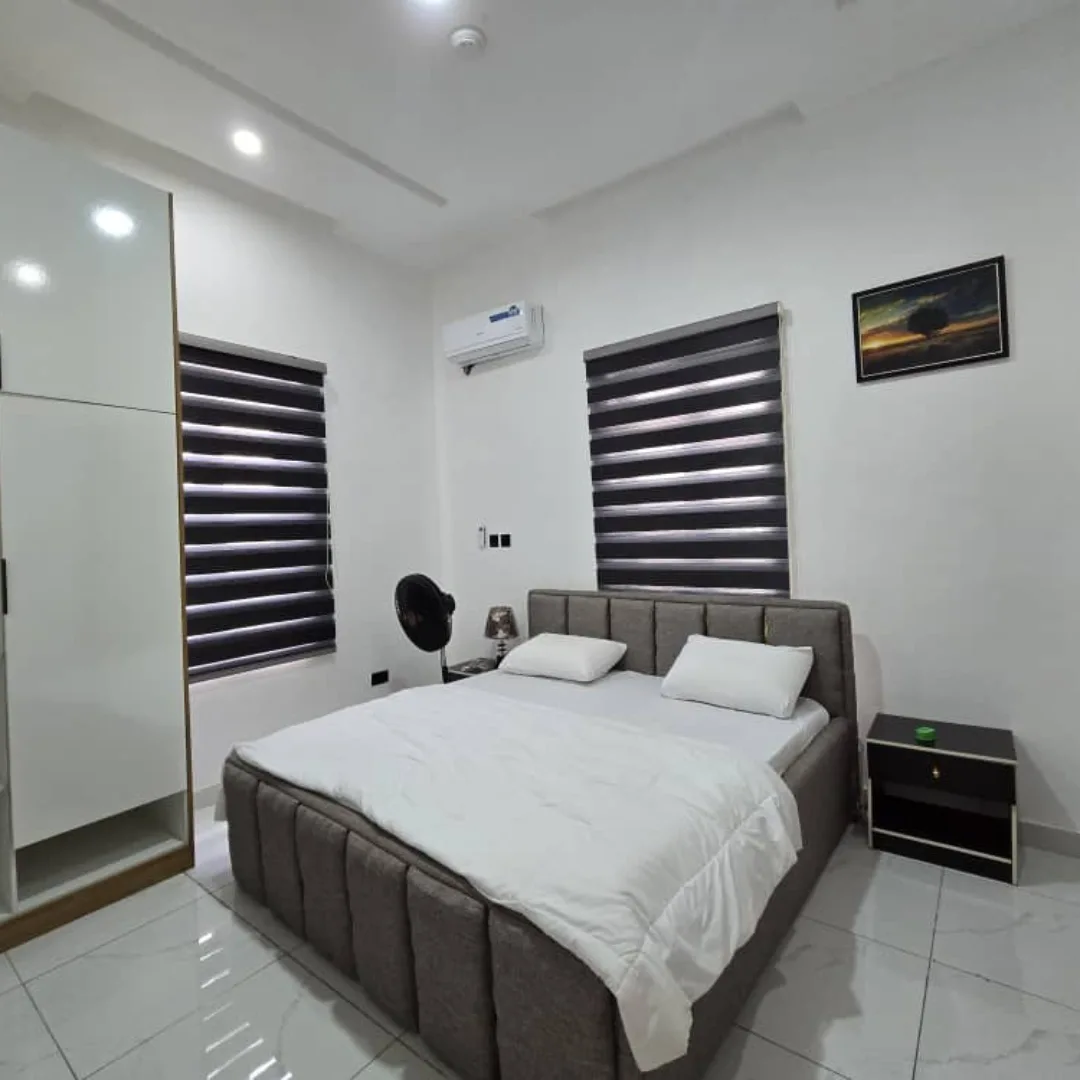 Turn-Key Living: 4BR Semi-Detached Duplex in VGC