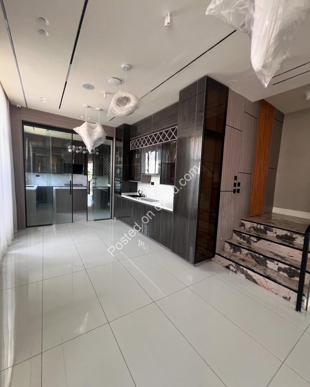 Orchid Lekki: 5-Bed Duplex with Pool, 530M