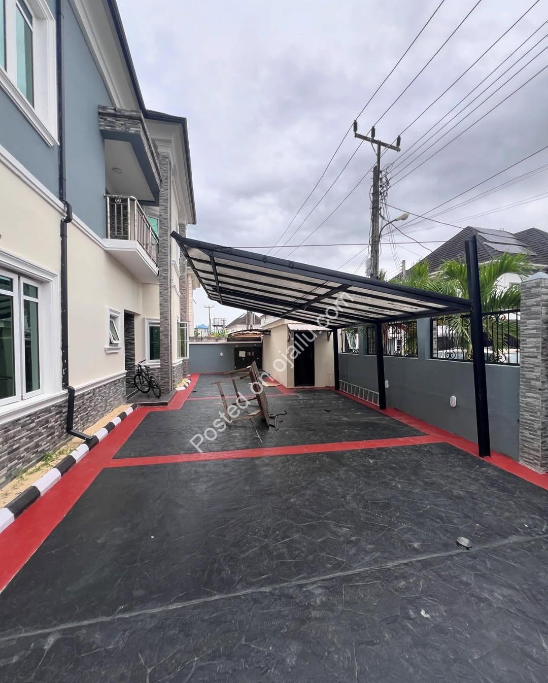 Ikota’s Finest: 8 En-Suite Bedrooms in Prime Lekki