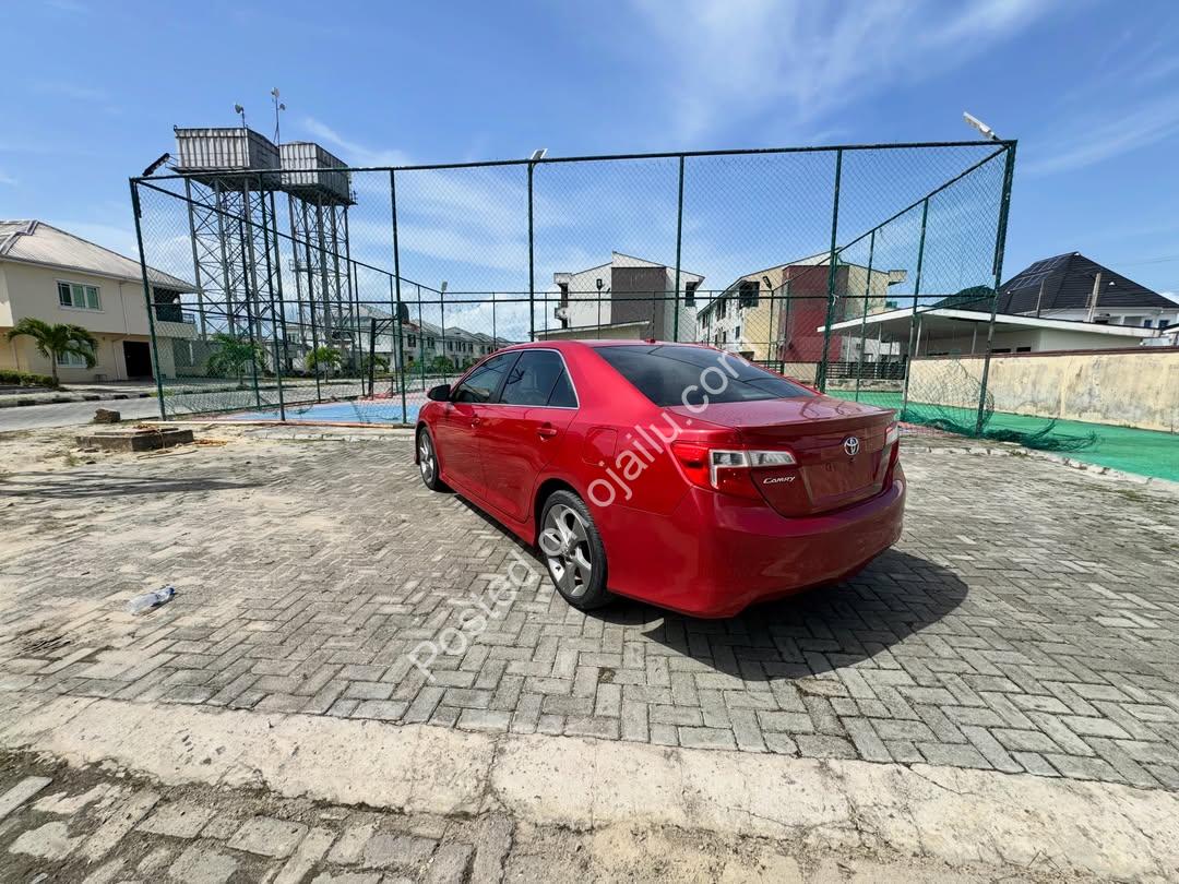 2013 Camry SE: Sunroof, Heated/Ventilated Seats & Key Start – N13M