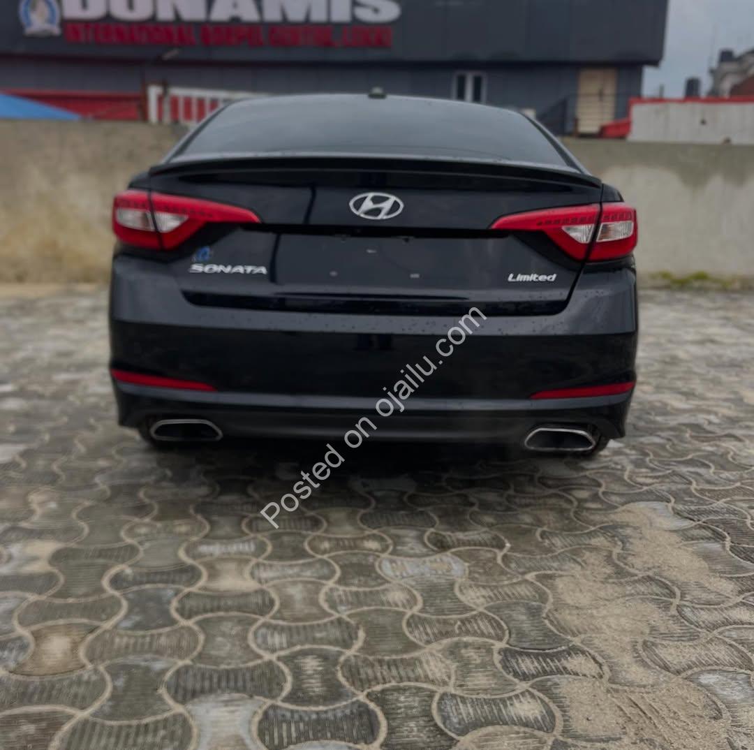 2017 Hyundai Sonata Limited: Sunroof, Reverse Cam & Keyless Start