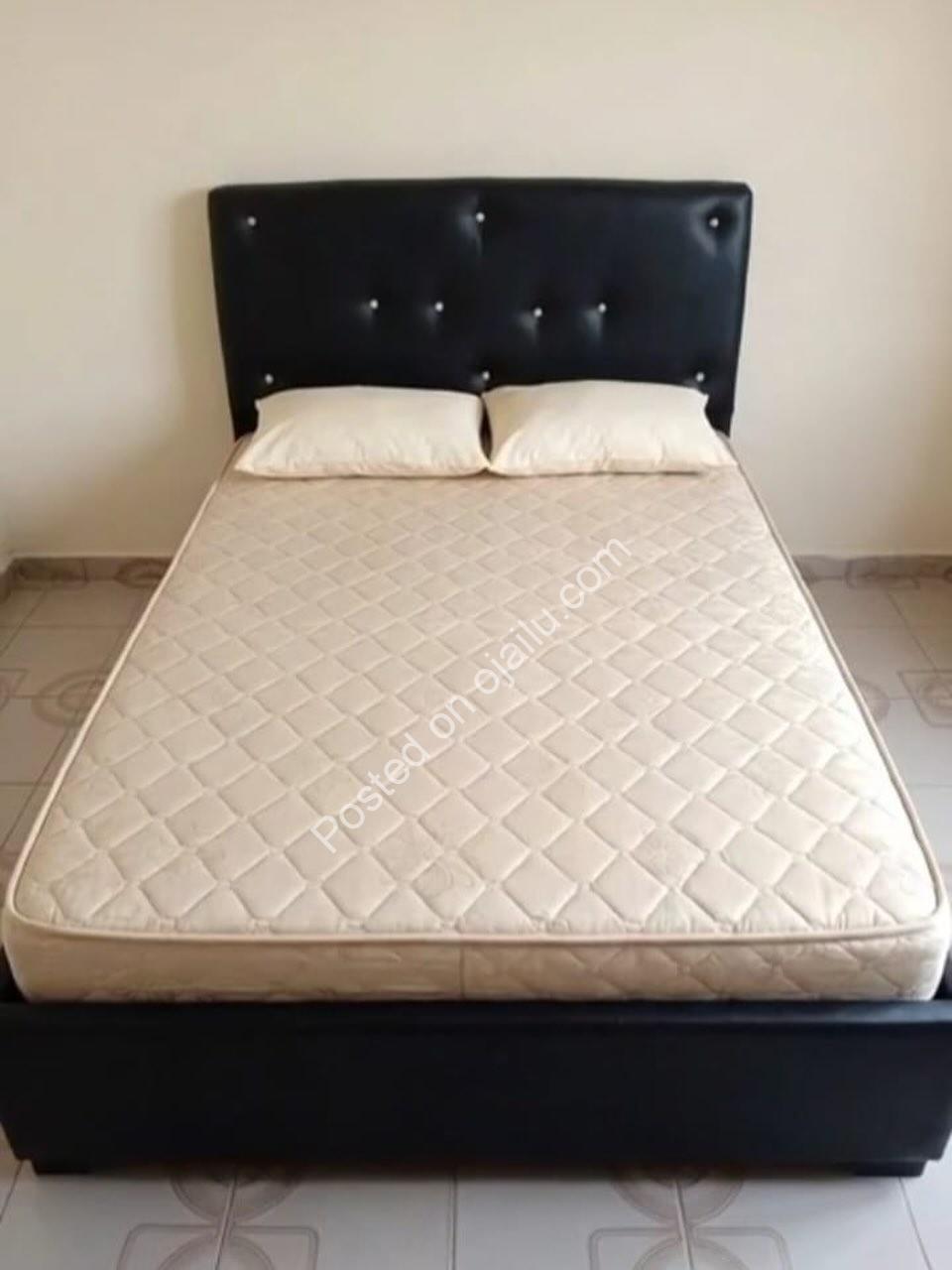 Like-New 4×6 Bedframe – Only 6 Months Old!